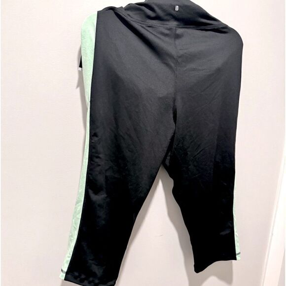 ID Ideology Women's Colorblocked Capri Leggings Green ASh - Picture 9 of 11